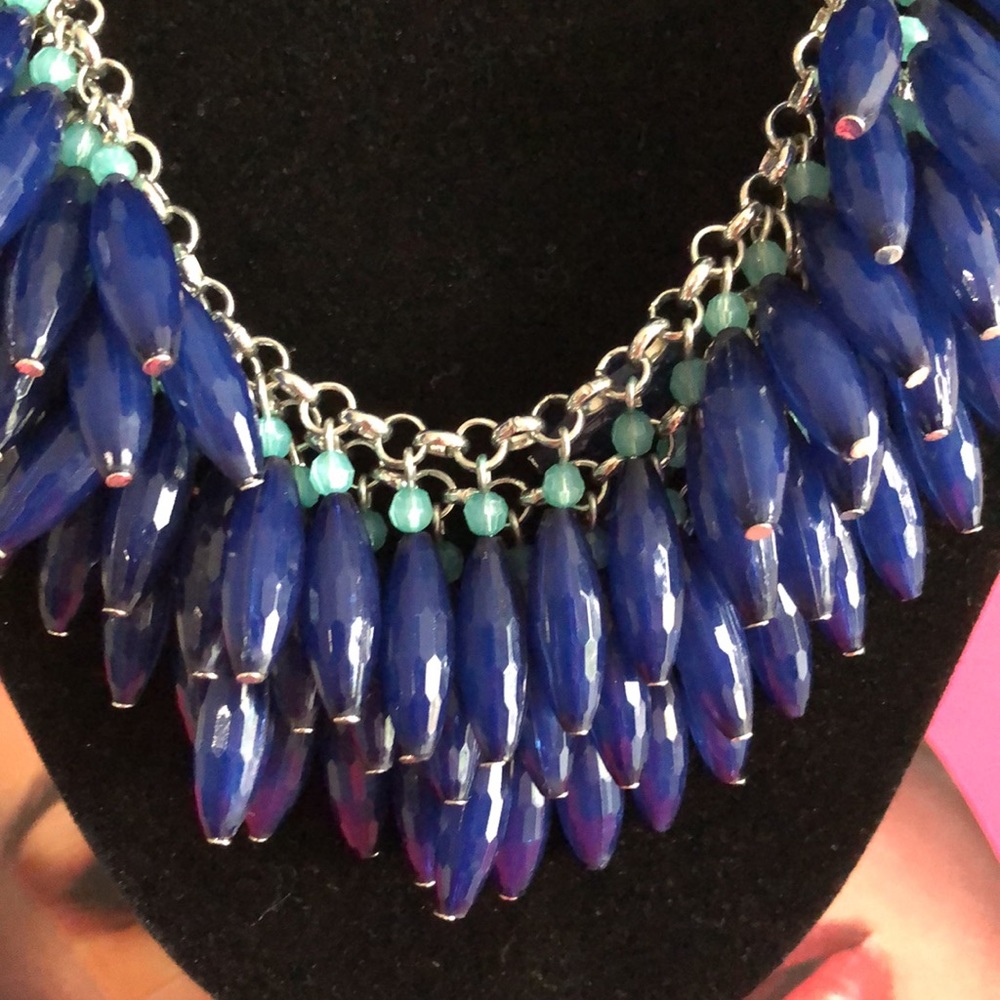 NY & Company statement necklace